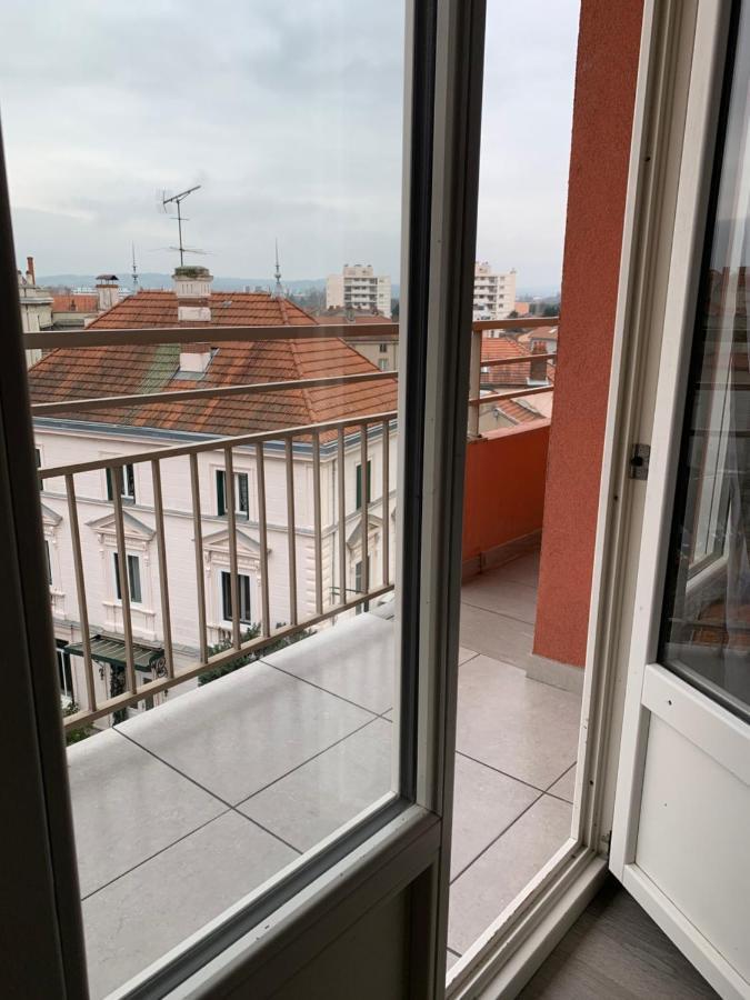 St Louis Appartement Roanne Bagian luar foto